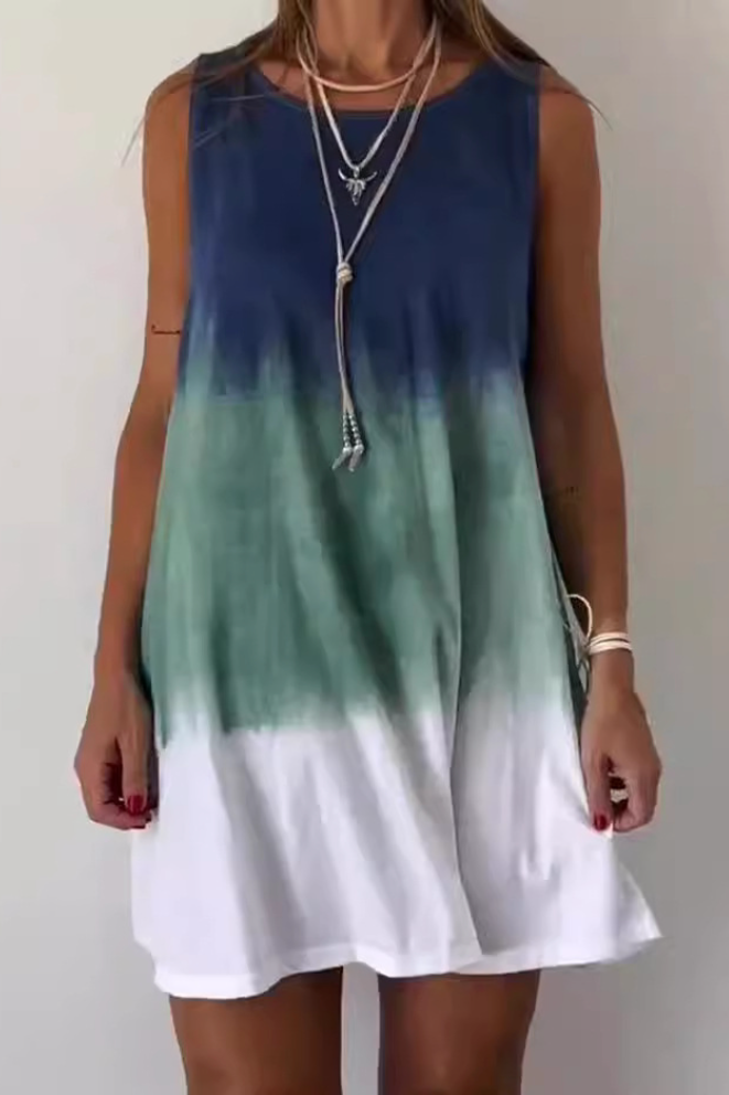 Elegant women's floral midi dress, ideal for spring & summer occasions. Flattering print & comfortable ladies fashion.