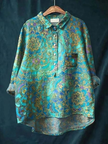 Casual chic floral print top, ideal for a stylish spring or summer look.