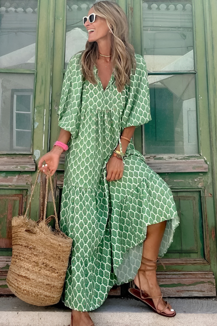Elegant women's flowing maxi dress, perfect for sophisticated evening wear or special occasions. Comfortable long party dress.