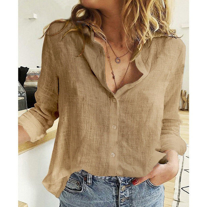 Chic women's elegant blouse, a comfortable flowy shirt perfect for spring and summer versatility.