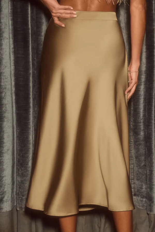 Stylish women's midi skirt, high-waist A-line, elegant flowy design, ideal for summer fashion & office wear.