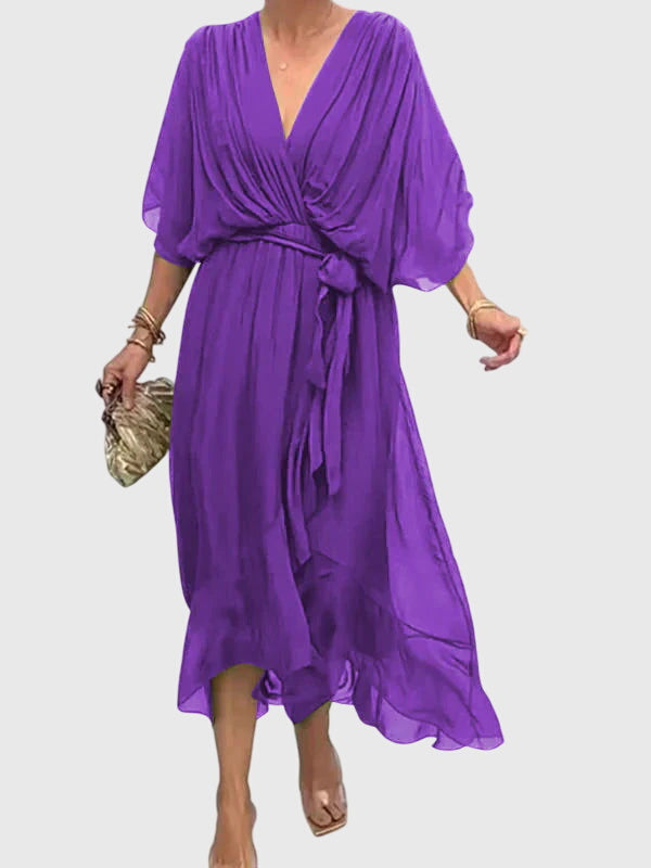 Graceful women's elegant flowy maxi dress, comfortable and versatile for day-to-evening wear.
