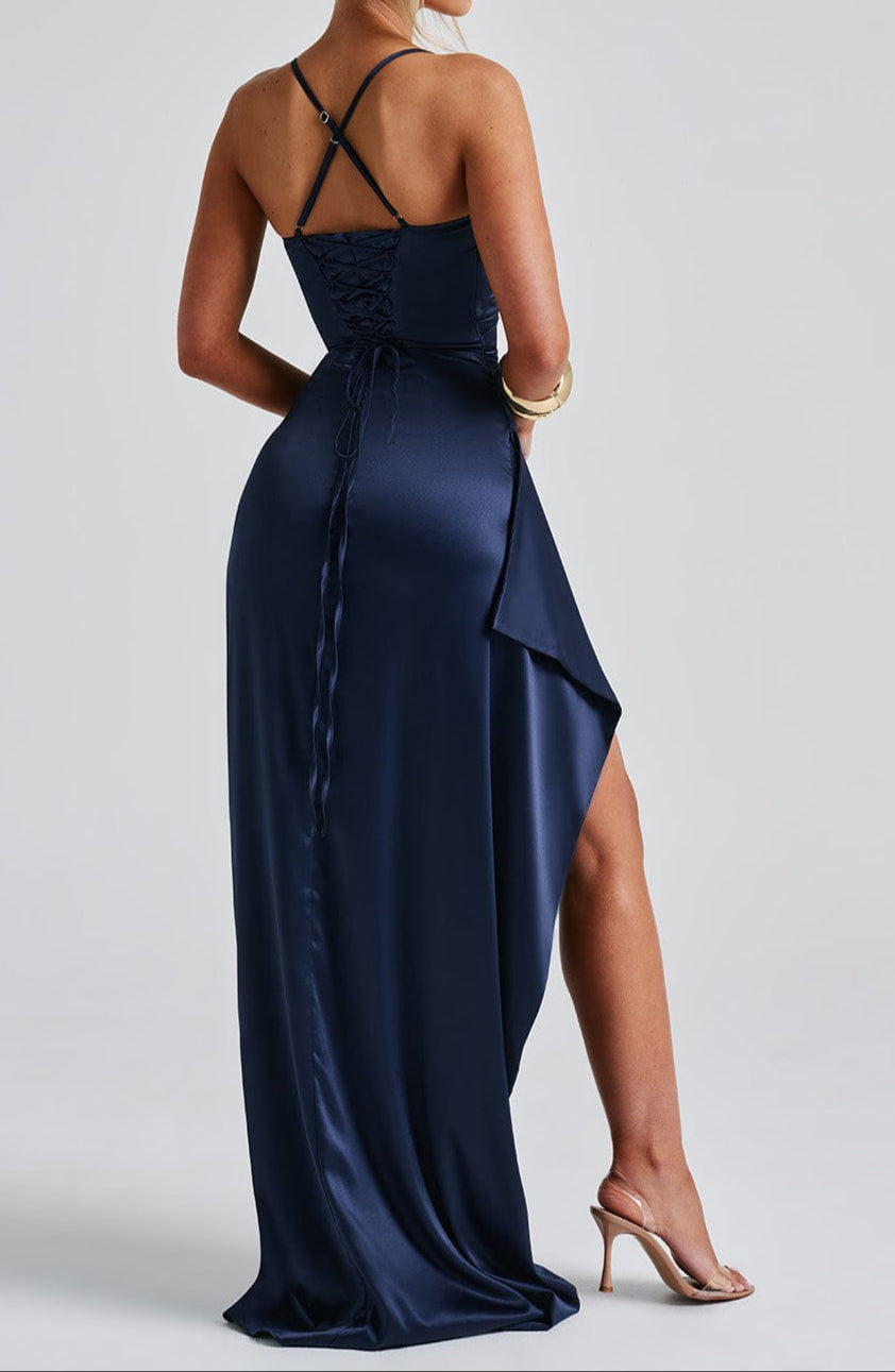 Chic women's formal maxi dress with high slit, ideal for evening events, parties, or special occasions. Elegant strappy design.