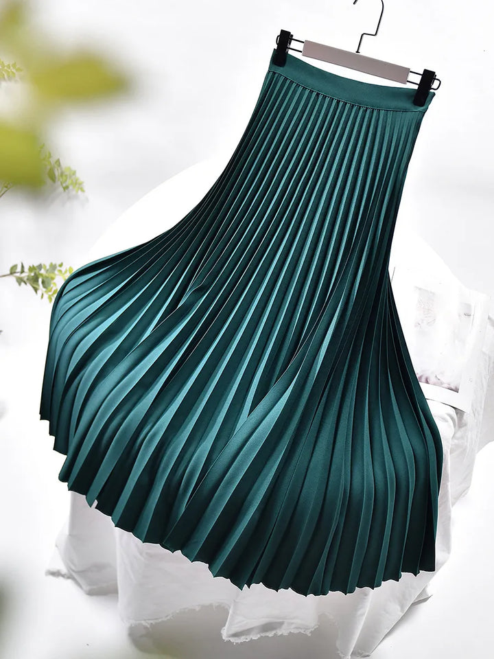 Classic women's high-waist pleated midi skirt, combining elegance with modern fashion for women.