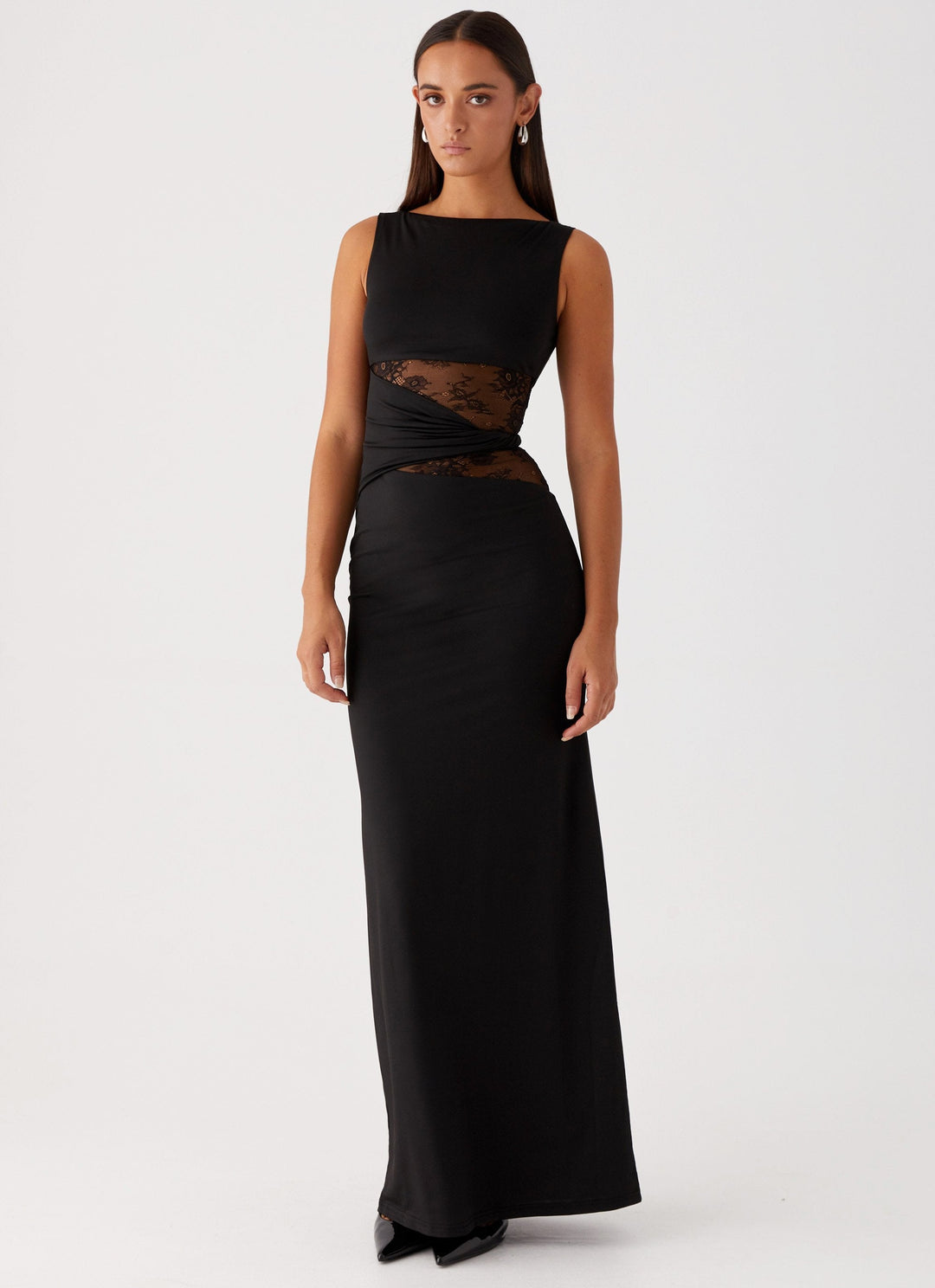 Elegant women's lace cut out boat neck sleeveless maxi dress for evening or formal events.