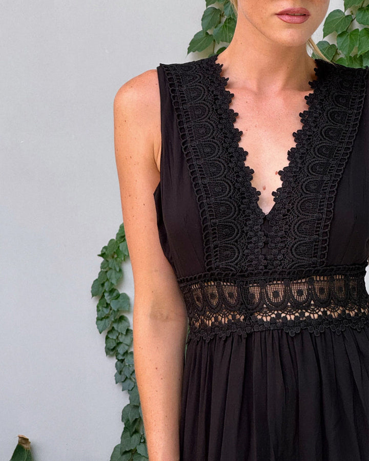 Pretty lace midi summer dress for women, elegant sleeveless A-line design.