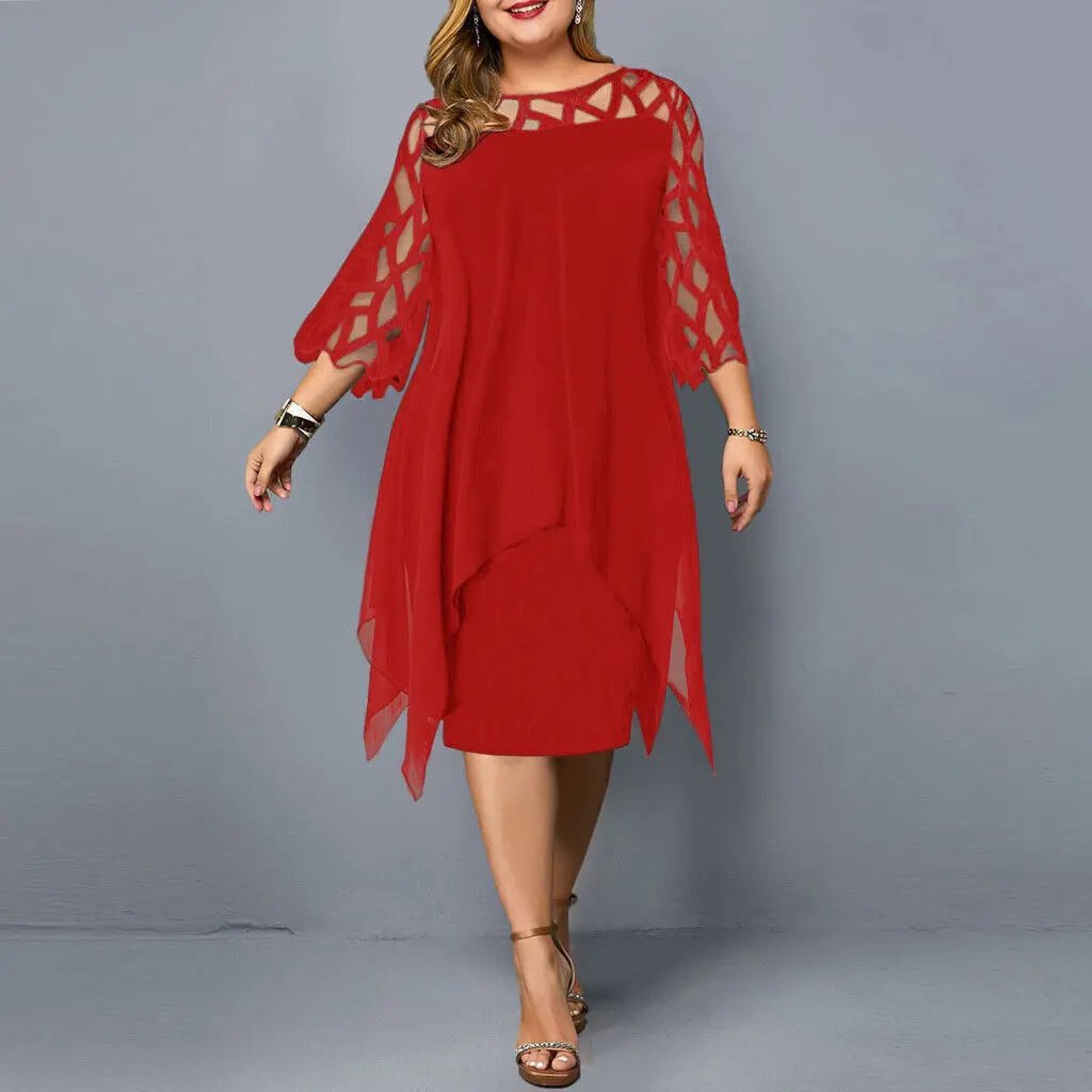 Versatile women's midi dress with delicate lace and round neck, suitable for everyday or special occasions.