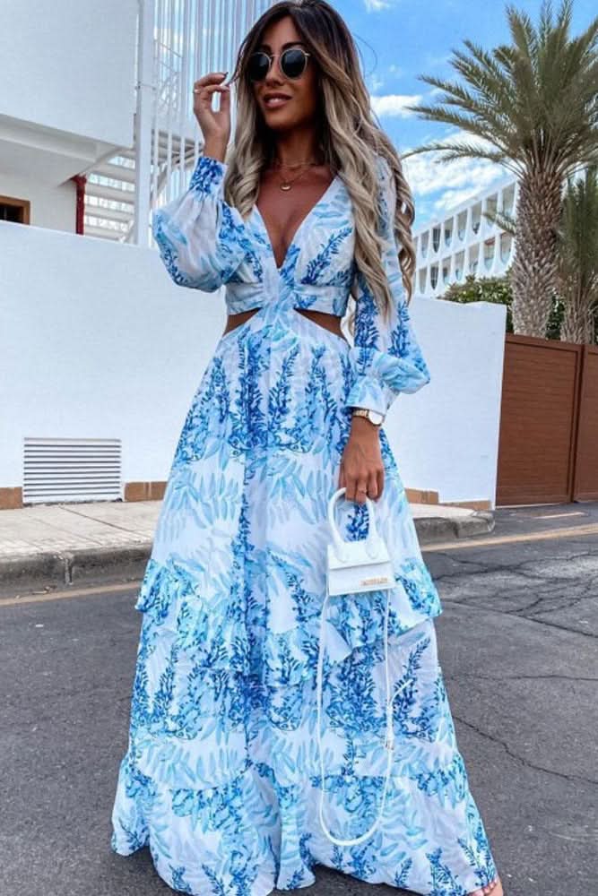 Elegant women's maxi dress in flowing fabric, perfect for versatile everyday summer style.