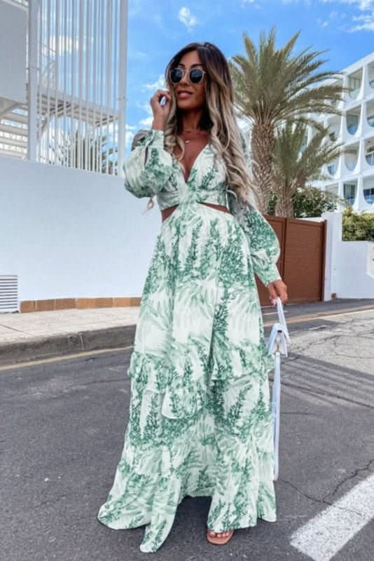 Long, elegant women's maxi dress with relaxed fit, embodying effortless everyday and summer style.