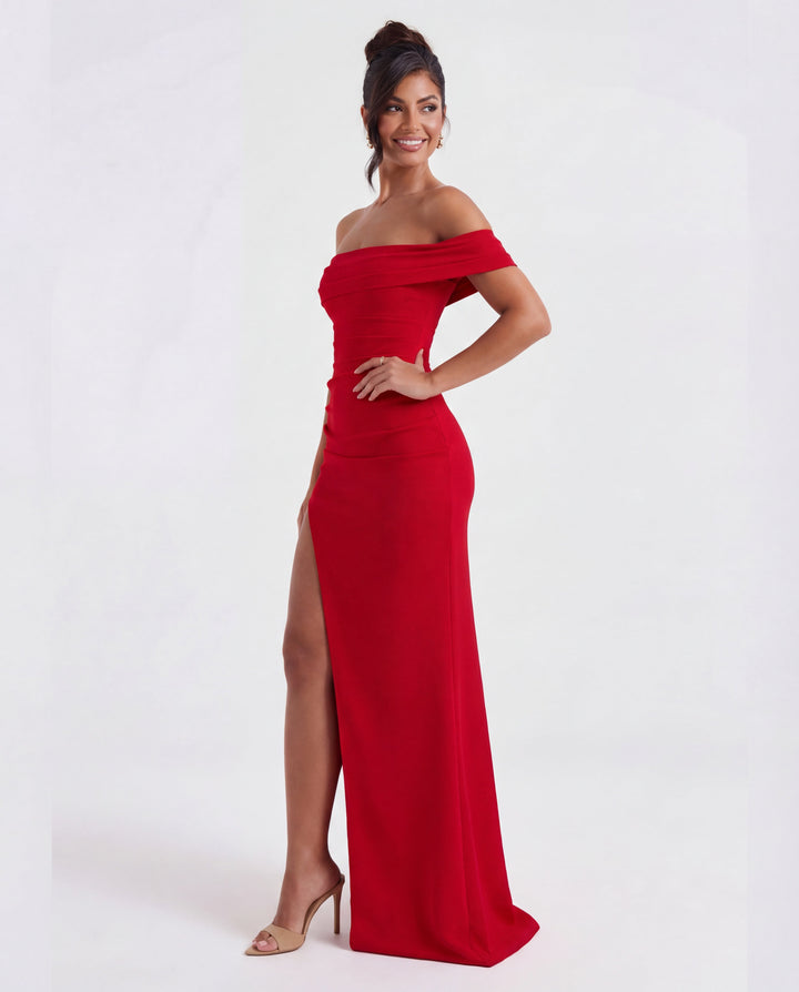 Luxurious women's off-shoulder ruched bodycon maxi evening dress. Ideal for formal parties.