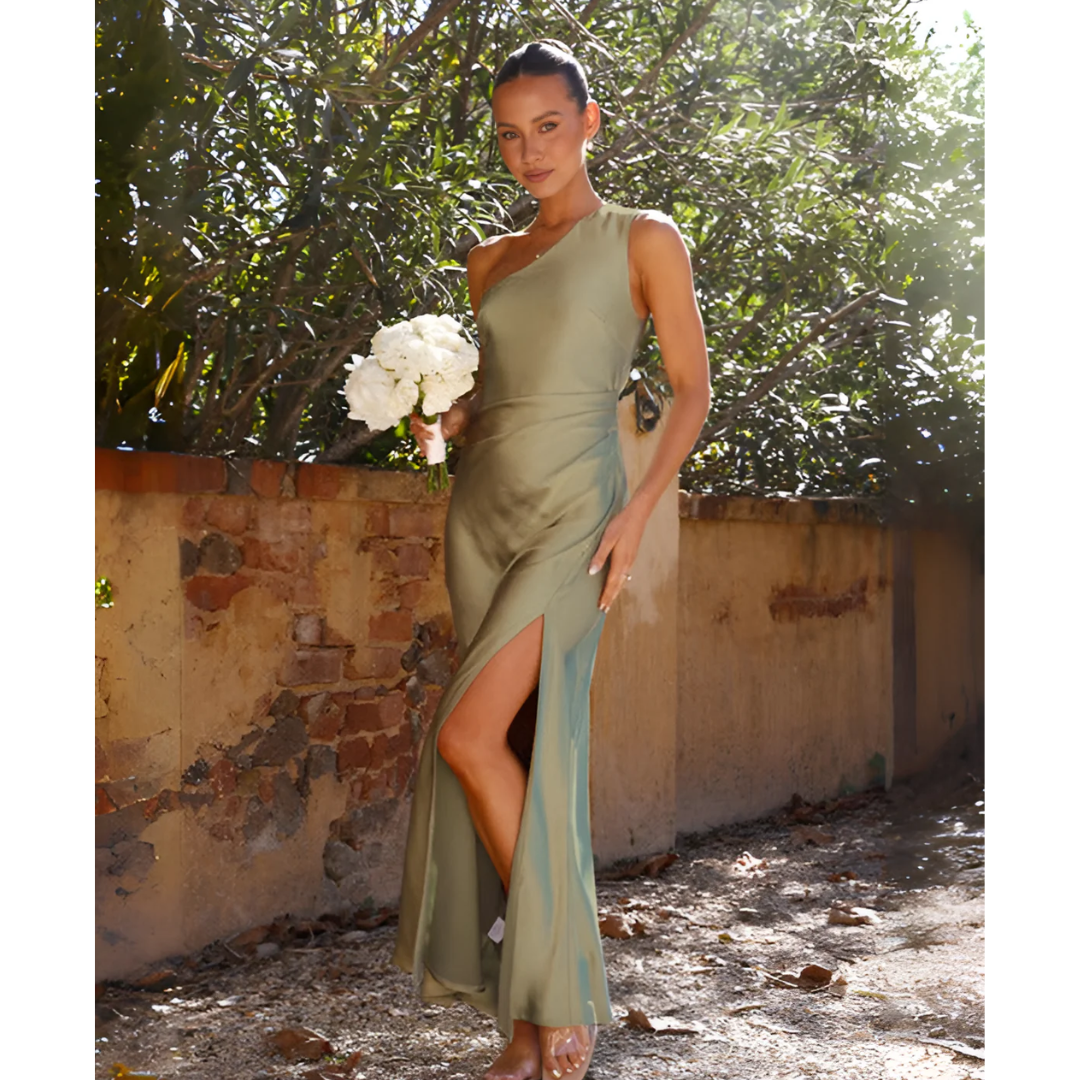 Chic women's one-shoulder maxi evening dress with a thigh-high slit, creating a sophisticated silhouette.