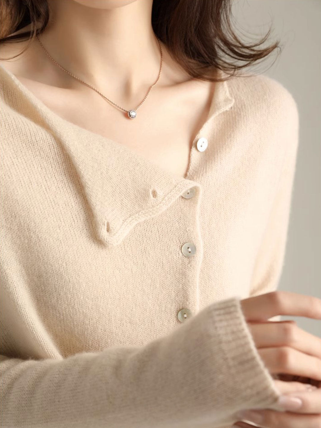 Elegant women's knit cover-up. Cozy open cardigan, perfect for versatile, stylish layering.