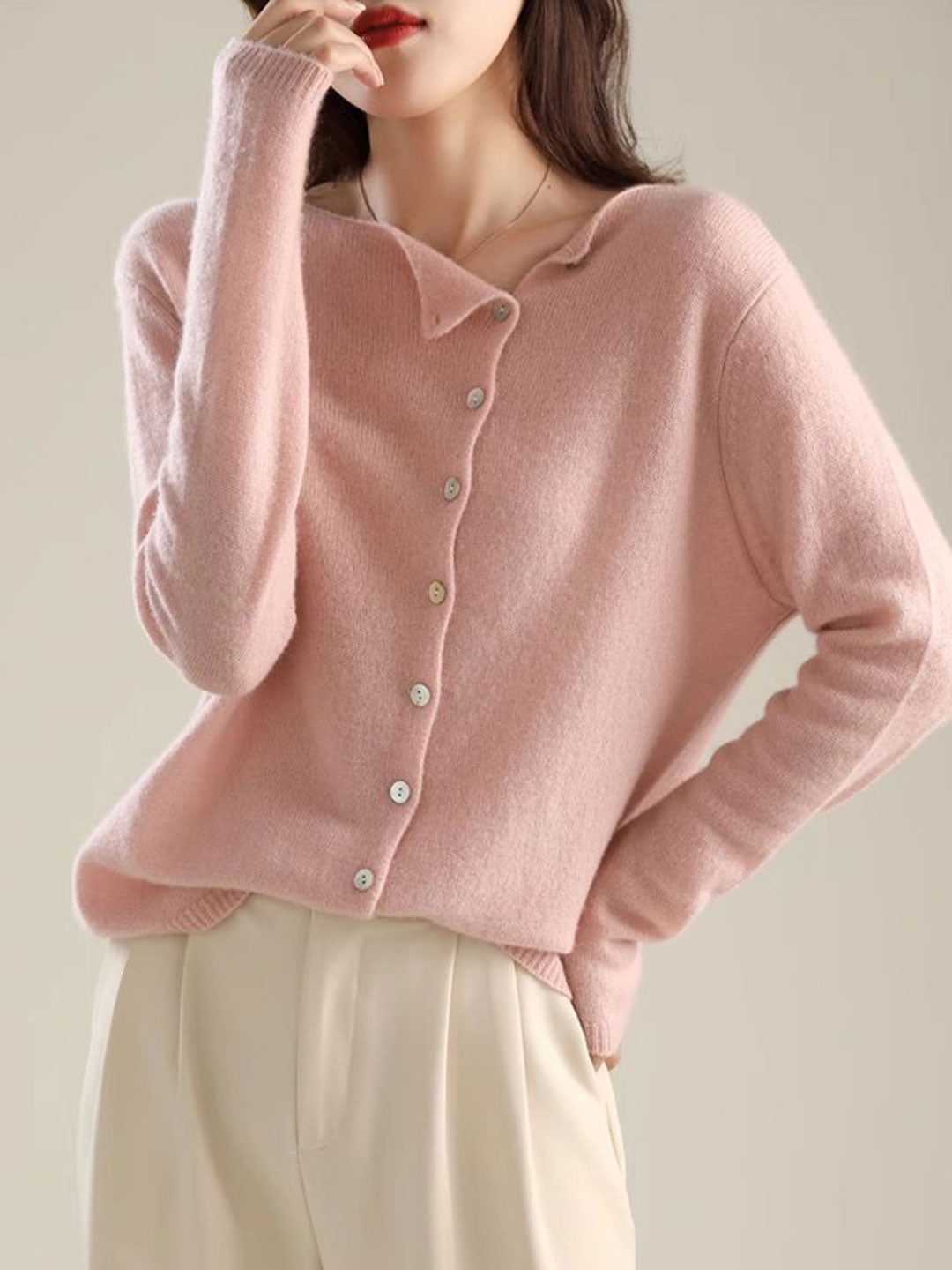 Stylish women's knit cardigan. Versatile open-front design for chic, all-season comfort.