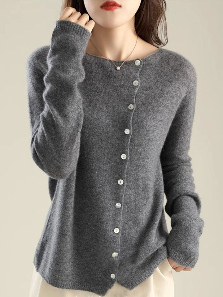 Versatile women's cozy knit cardigan. Elegant open-front design for stylish everyday wear.