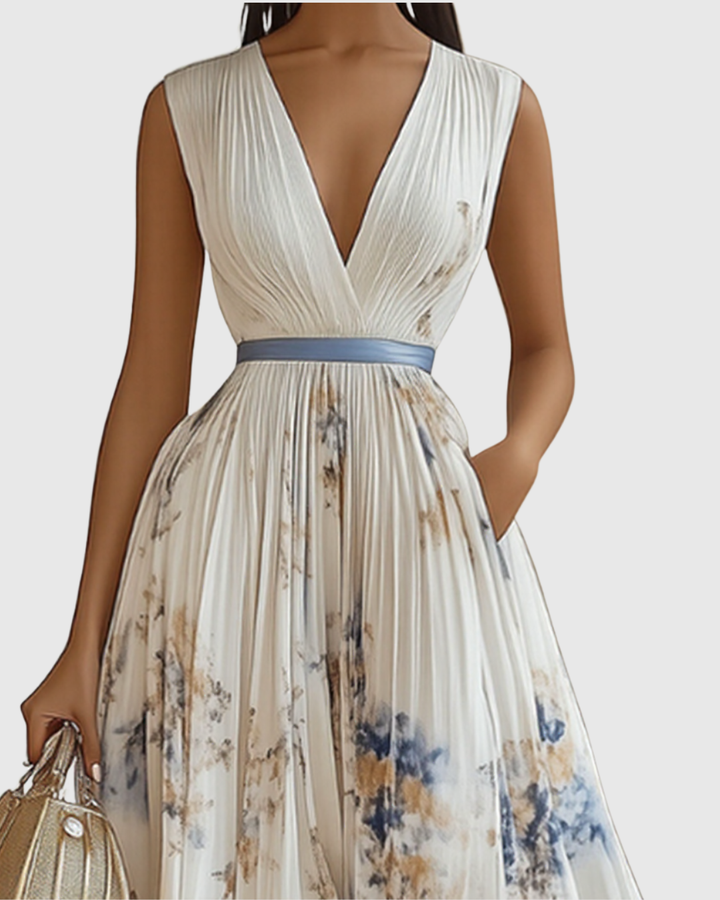 Flowy V-neck women's maxi dress, elegant pleats, long sleeves. Ideal for parties or casual wear.