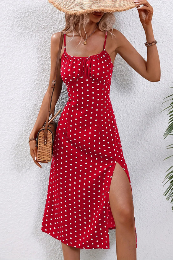 Versatile women's pleated halter neck midi dress. Elegant for evening, stylish for casual spring/summer wear.