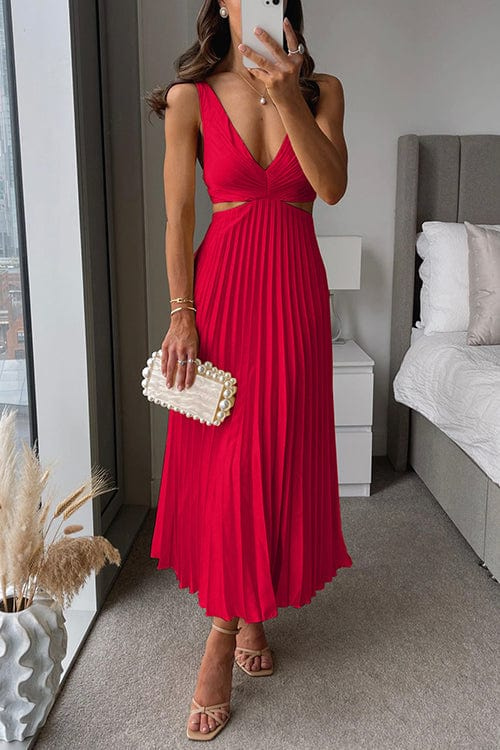 Versatile & elegant women's pleated midi dress with a flowing silhouette, great for many occasions.