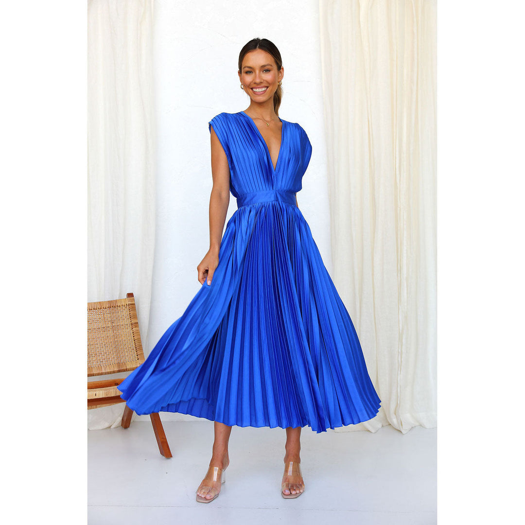 Sleeveless V-neck midi dress for women, with a pleated skirt, perfect for a chic summer look.