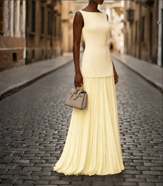 Chic women's boat neck maxi dress, featuring a sleeveless design and graceful pleats for special occasions.