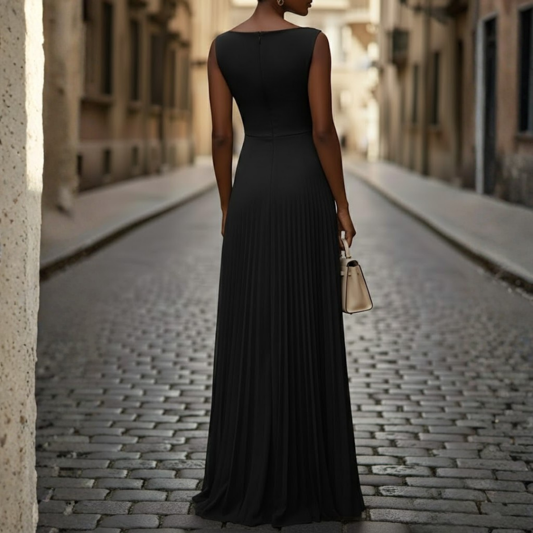 Graceful women's summer maxi dress, sleeveless with a boat neck and delicate pleats, perfect for elegant events.