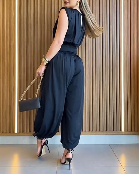 Fashionable women's sleeveless jumpsuit, high waist, balloon leg, perfect chic party outfit.