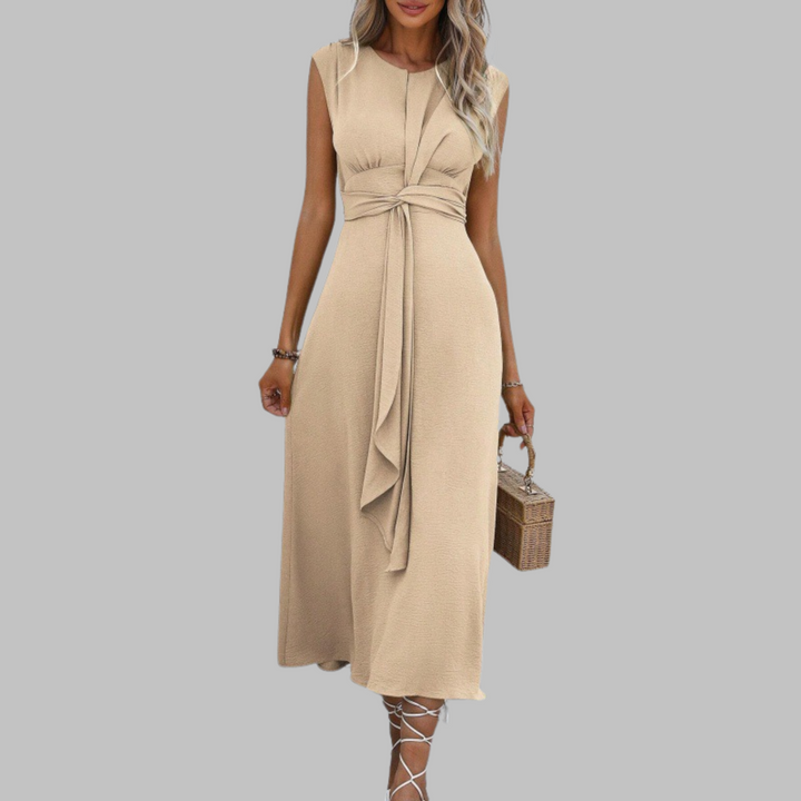 Flowy elegant maxi dress for women, sleeveless, round neck design, perfect for a sophisticated summer look.