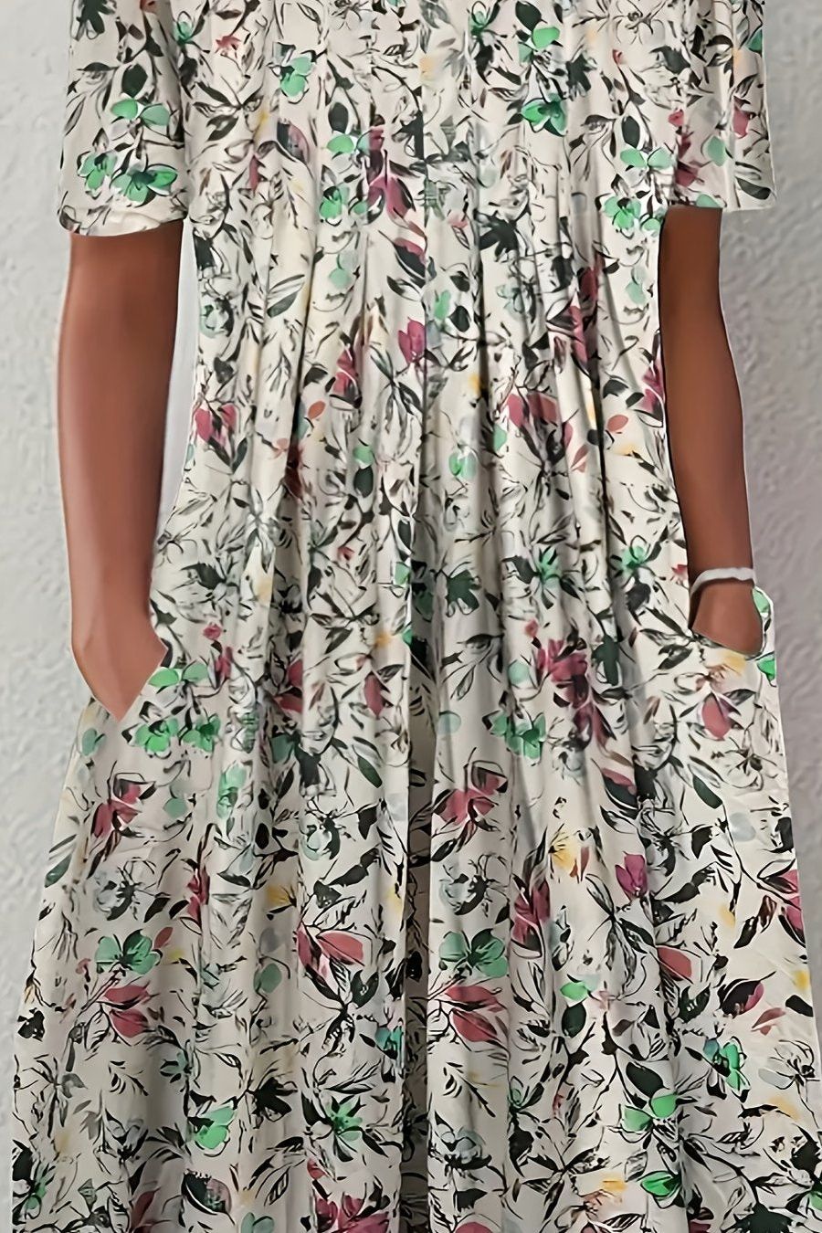 Women's elegant A-line midi dress with structured bodice and flowy skirt, perfect for evening wear & special occasions. Chic style.