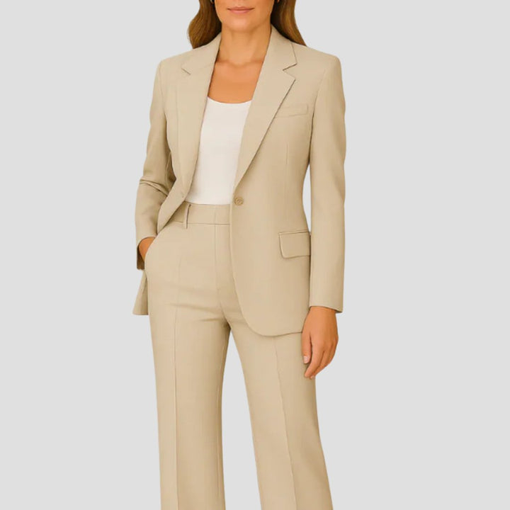 Elegant women's tailored two-piece suit: chic blazer & wide leg pants. Perfect for professional business or formal wear.