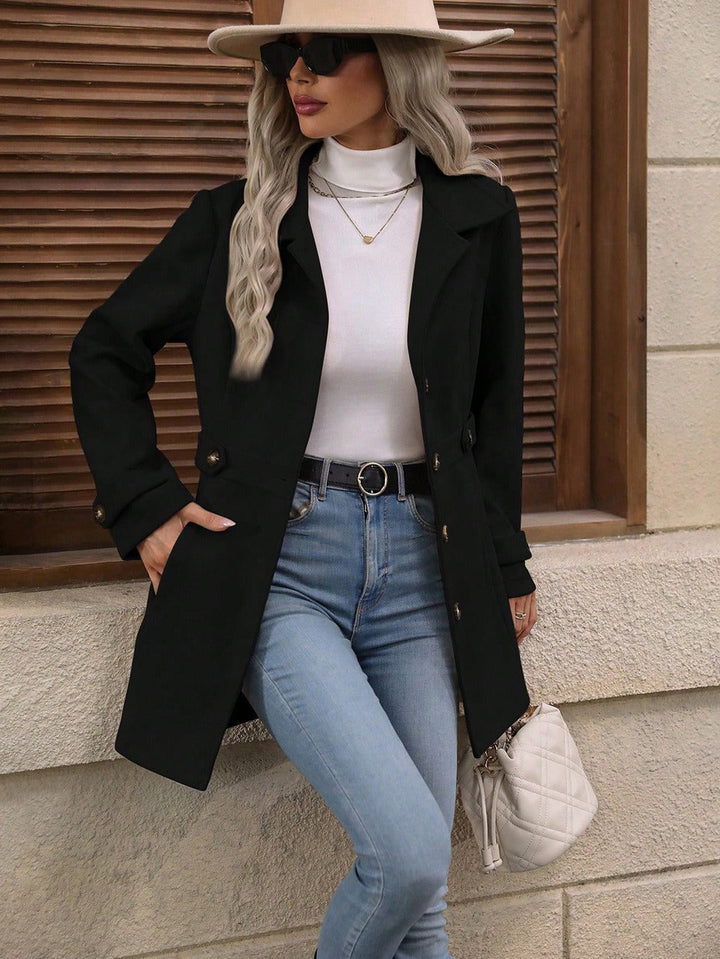 Chic women's trench coat with adjustable belt, essential fall outerwear for an elegant and classic fashion statement.