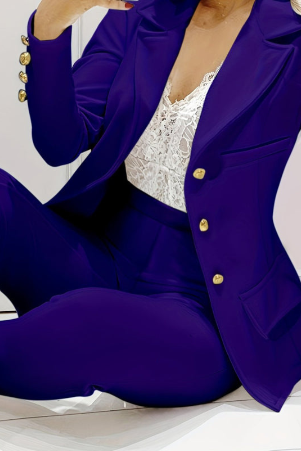 Stylish women's suit set: a chic blazer and elegant trousers for versatile office fashion.