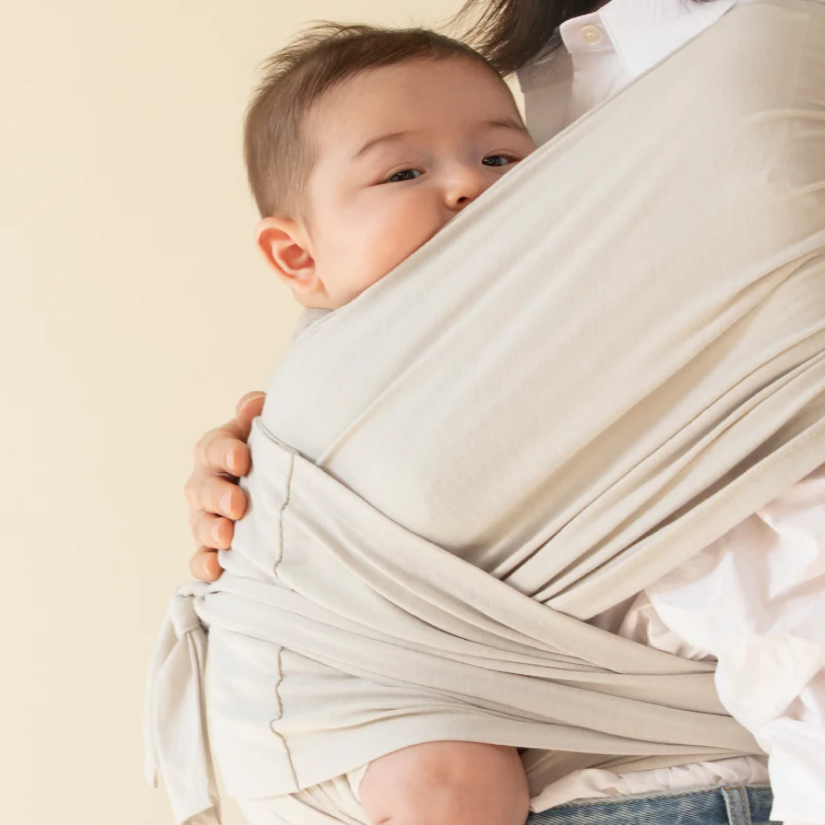 Multifunctional baby carrier wrap, ideal for walks and daily activities with your little one