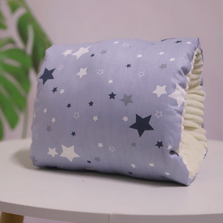 Newborn feeding cushion, washable cotton, supports baby's head and neck during nursing