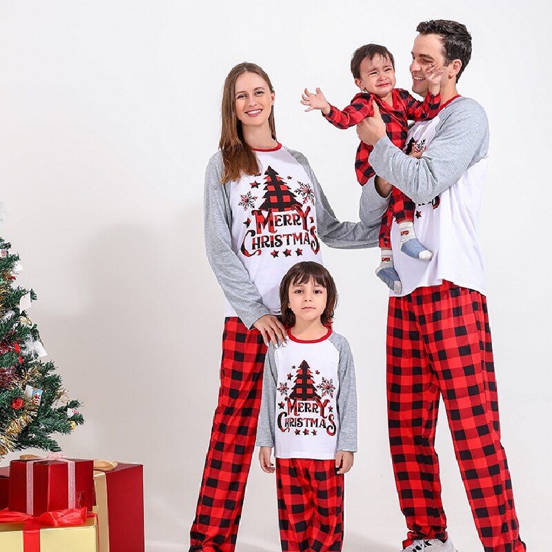 Matching family checkered pajamas set, perfect Xmas outfit for family photo and winter loungewear