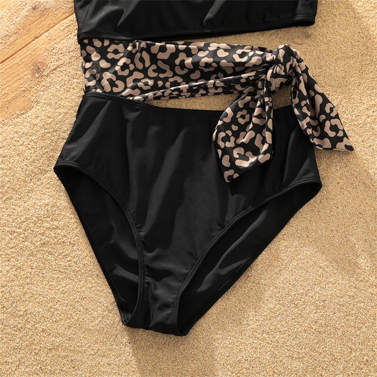 Vacation wear: Leopard splice one-shoulder swimsuit and swim trunks for family matching