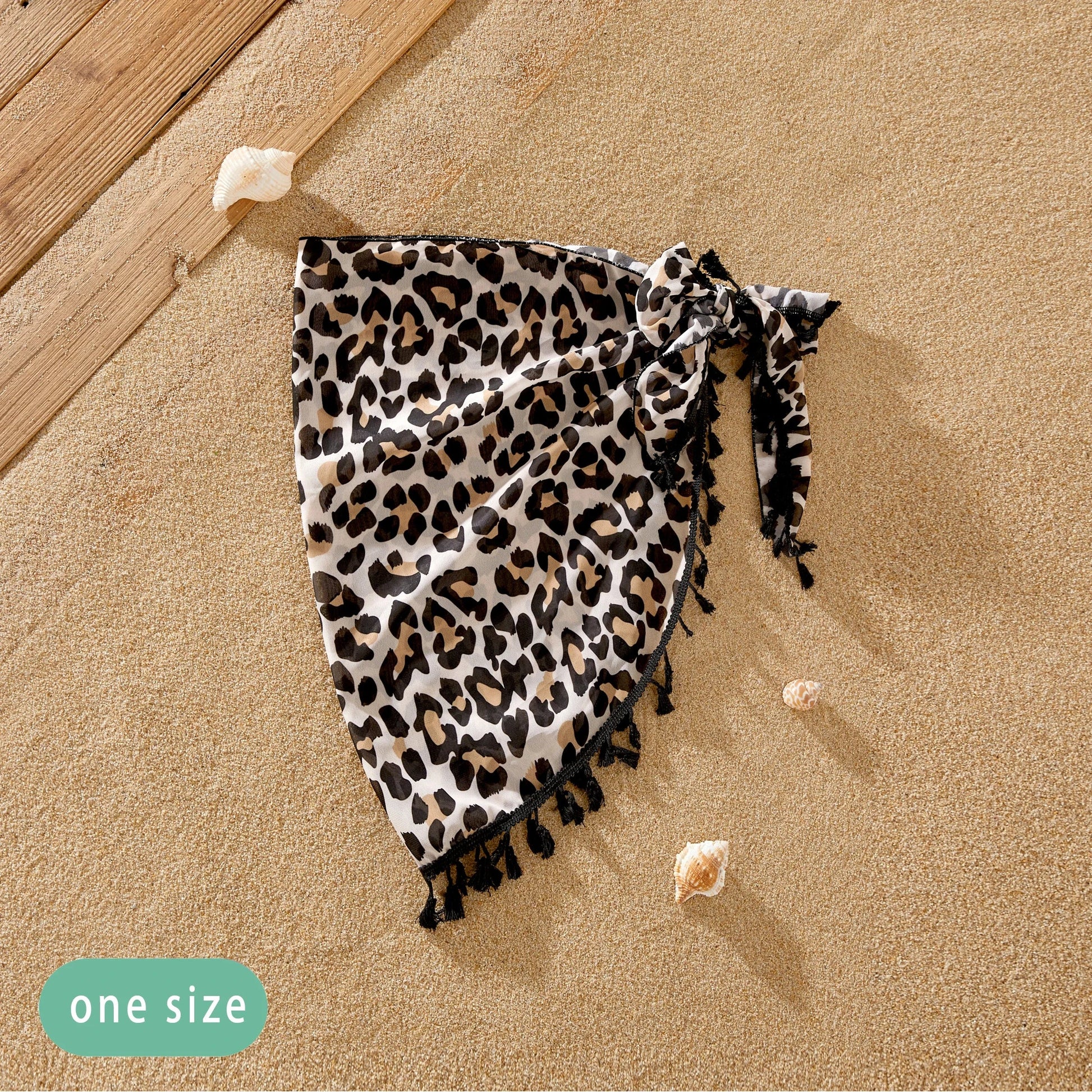 Family matching leopard print swimsuits, bringing cohesion to your summer style