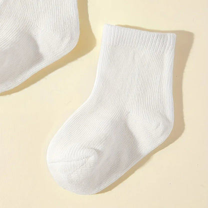 Top view of five pairs of colorful breathable cotton baby socks, suitable for toddlers.