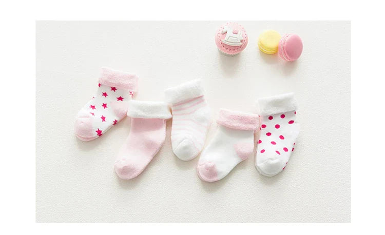 Unisex baby infant apparel: Soft and thick cotton cartoon socks in a convenient 5-pair pack.