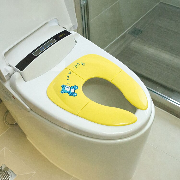 Kids' portable potty with splash guard, for child safety and hygiene