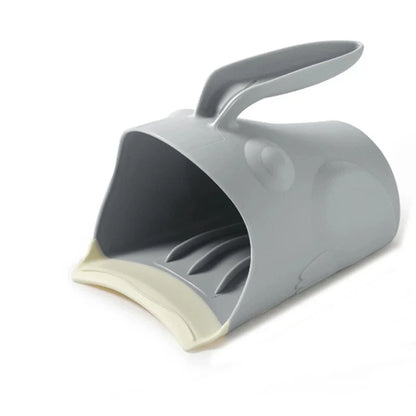Frog-shaped baby bath rinse cup for gentle shampoo rinsing, protecting infant's eyes.