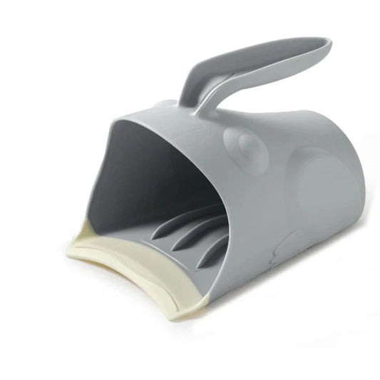 Frog-shaped baby bath rinse cup for gentle shampoo rinsing, protecting infant's eyes.