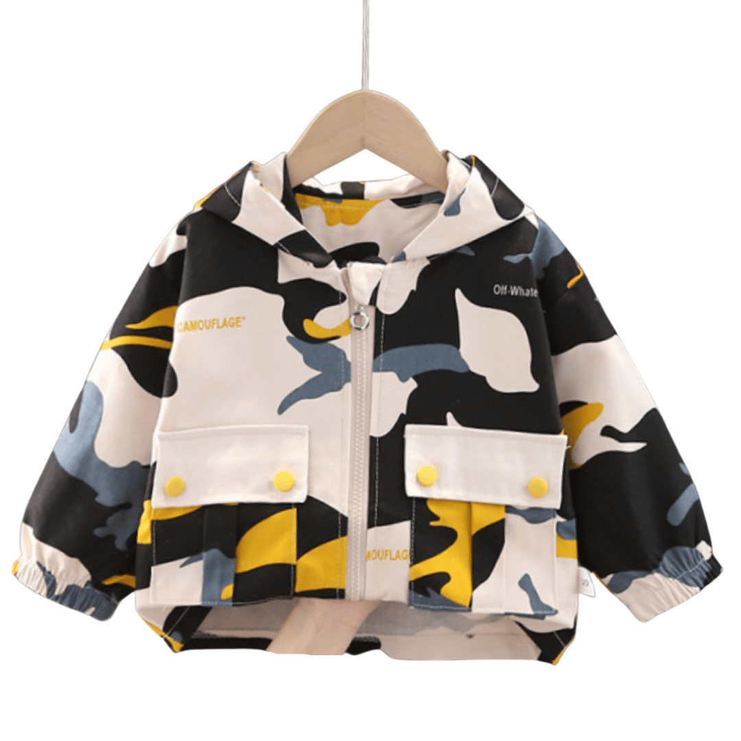 Close-up of the durable zipper on a children's camouflage jacket with a cozy hood, perfect for casual wear.