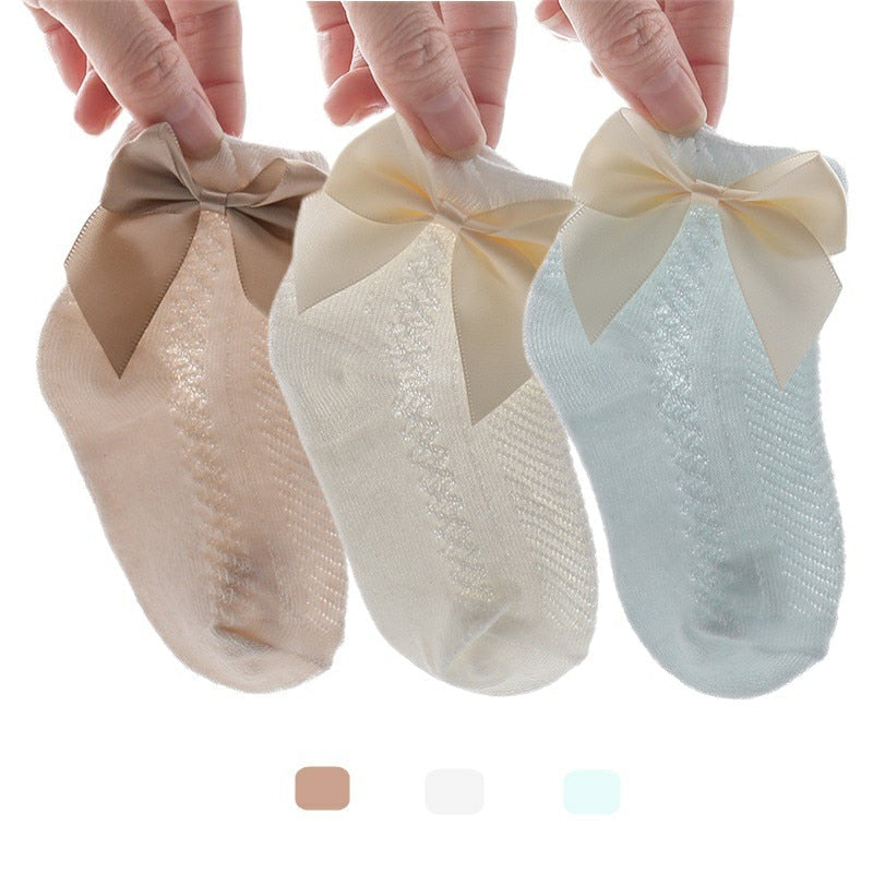 Breathable girls' mesh baby ankle socks with cute bow detail, 3-pair set, soft cotton for newborns