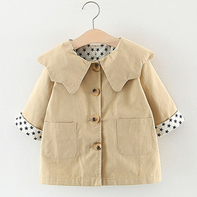 Kids' long-sleeve cotton trench coat, a durable and fashionable outerwear for girls.