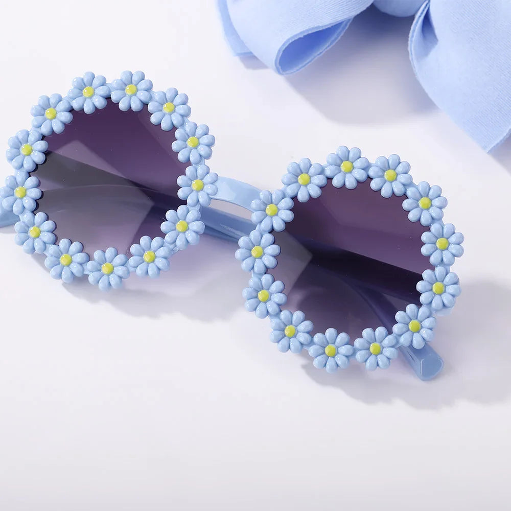 Girls' sunglasses & headband gift set, perfect for stylish outdoor wear and UV protection
