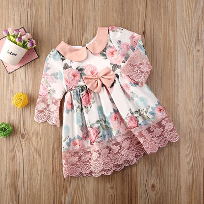Elegant girls' princess dress, white floral lace with bow, ideal for special occasions and summer.