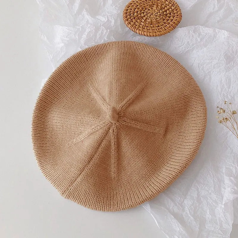 Autumn girls' knit beret hat, classic French design, cozy and fashionable for toddlers