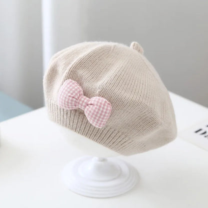 Baby girl's autumn beret, soft knit French style, comfortable and warm infant hat