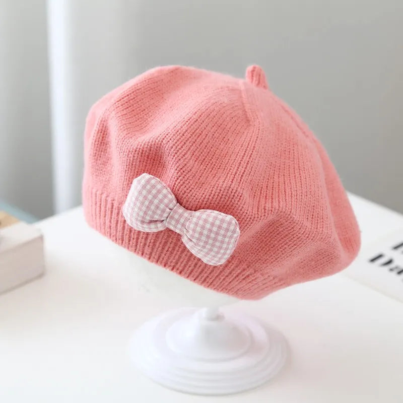 Girls' knit beret hat, French style with a delicate bow, perfect for autumn outings