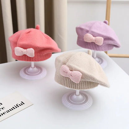Winter knit beret for toddler girls, adorable accessory with a cute bow detail