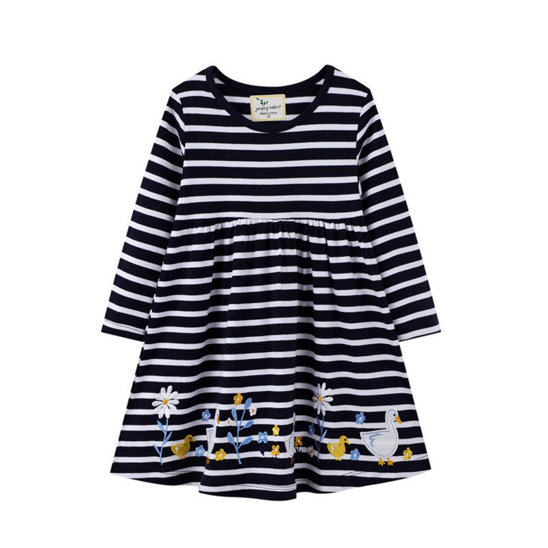 Soft cotton long sleeve girls' dress with vibrant horse print. A must-have for kids' casual fashion.
